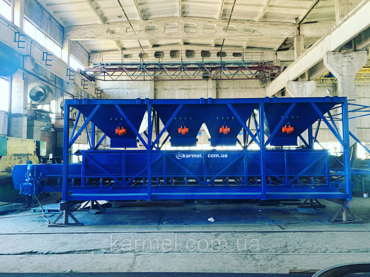 Бункера для инертных материалов KARMEL